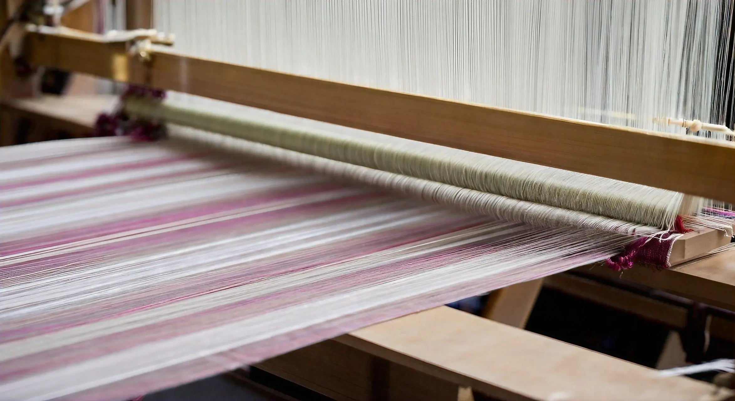 Les Secrets de la Fabrication du Drap en Soie StudioSoie