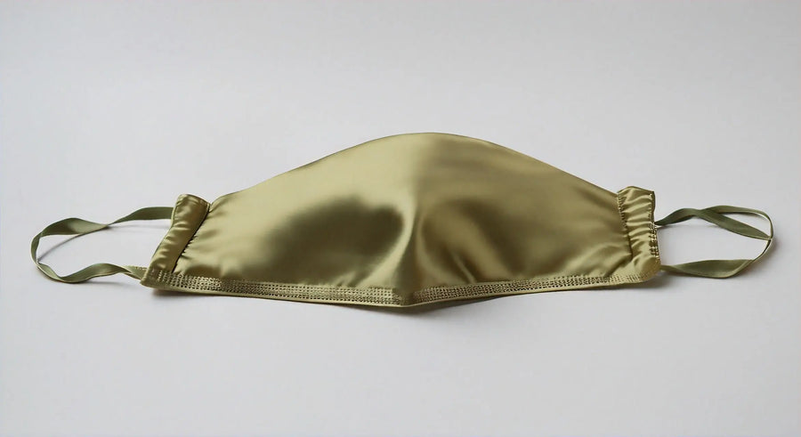 Les Avantages d'un Masque en Soie pour une Peau Éclatante - StudioSoie