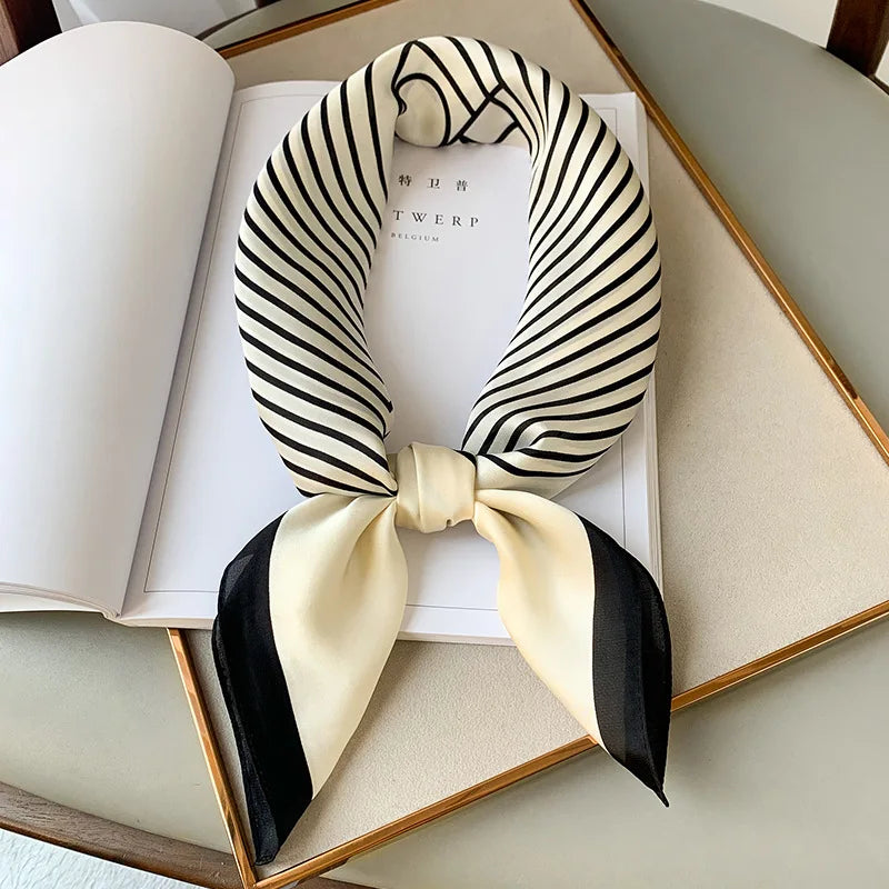 Foulard en Satin de Soie Luxueux - StudioSoie