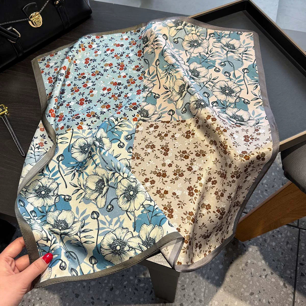 Écharpe - Foulard - Carré en Soie - Bandana