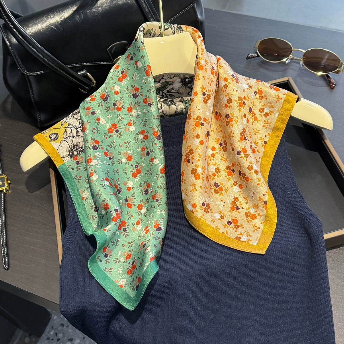 Écharpe - Foulard - Carré en Soie - Bandana