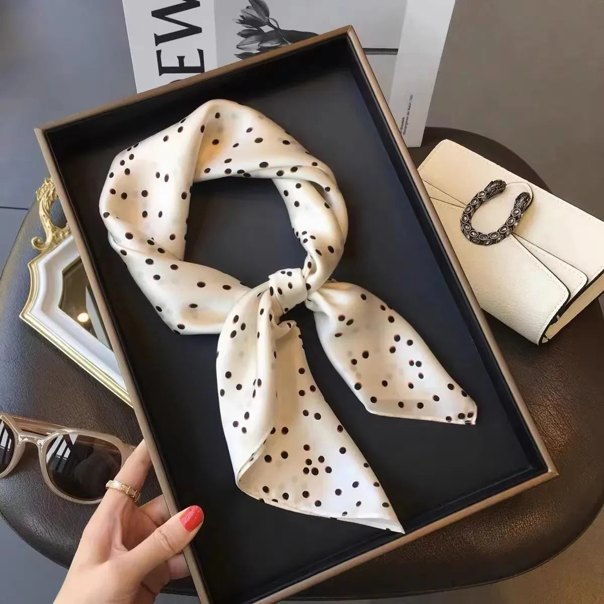 Foulard Carré en Soie Naturelle 65 cm - Accessoire Luxe 100% Soie de Mûrier