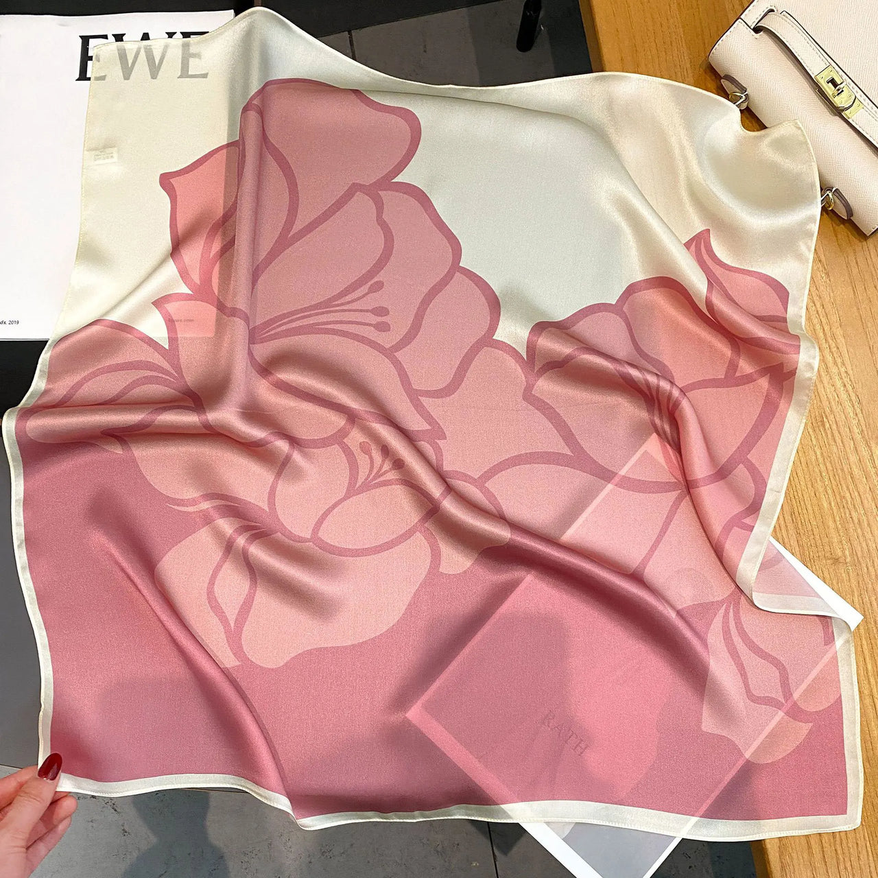Foulard Carré en Soie Naturelle 65 cm - Accessoire Luxe 100% Soie de Mûrier