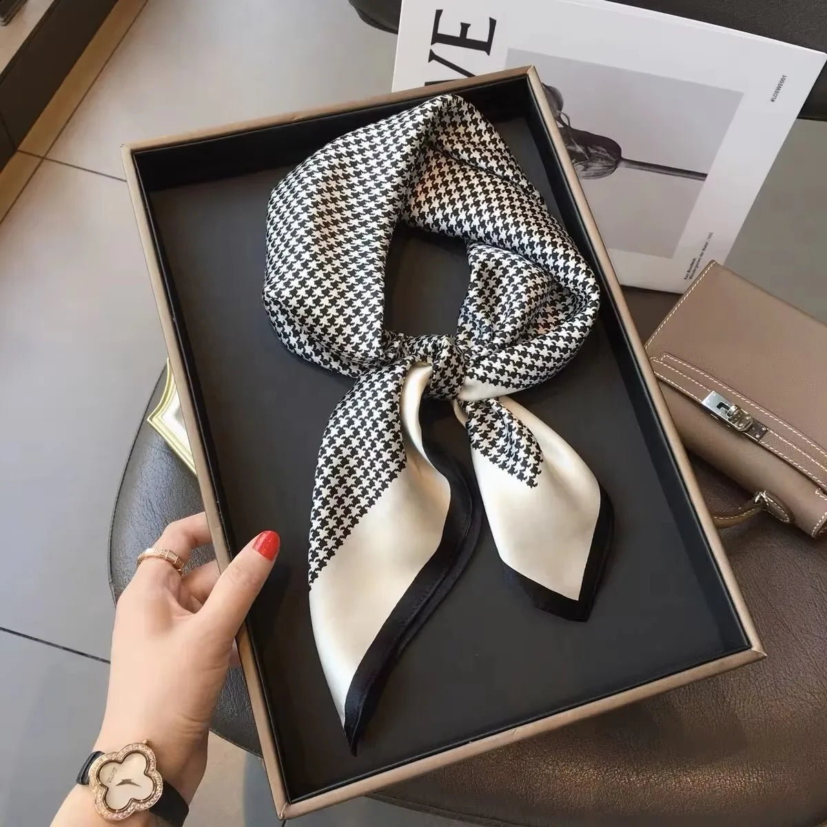Foulard Carré en Soie Naturelle 65 cm - Accessoire Luxe 100% Soie de Mûrier