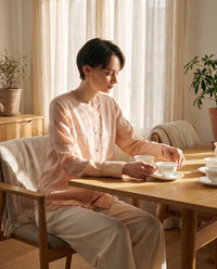 Chemise en jacquard de soie de mûrier – scène de vie – StudioSoie