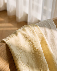 Chemise en jacquard de soie de mûrier – détail de la matière – StudioSoie