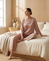 Ensemble Pyjama en Soie de Mûrier 20MM - Haut Col V & Pantalon Femme 100% Soie Naturelle - StudioSoie