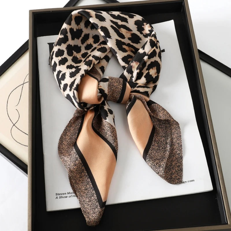 Foulard en Satin de Soie Luxueux - StudioSoie