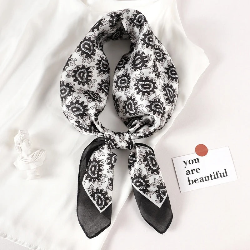 Foulard en Satin de Soie Luxueux - StudioSoie