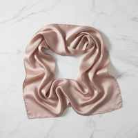 Розовато-бежевый