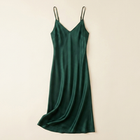 Robe caraco en soie de mûrier 21 momme vert pin - StudioSoie
