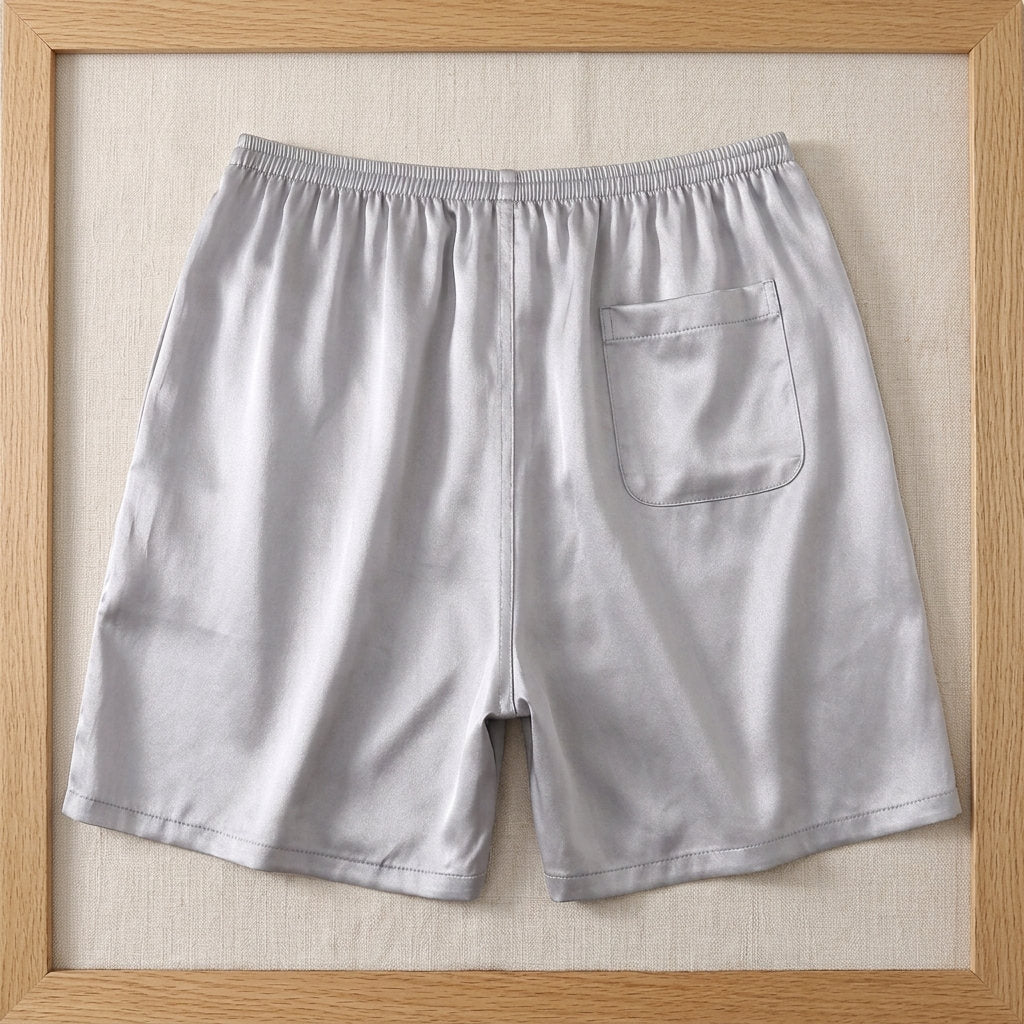 Short de nuit homme en soie de mûrier – coloris Gris Argent – StudioSoie